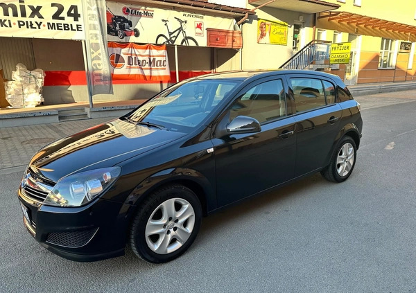 Opel Astra cena 16900 przebieg: 138000, rok produkcji 2010 z Brzozów małe 301